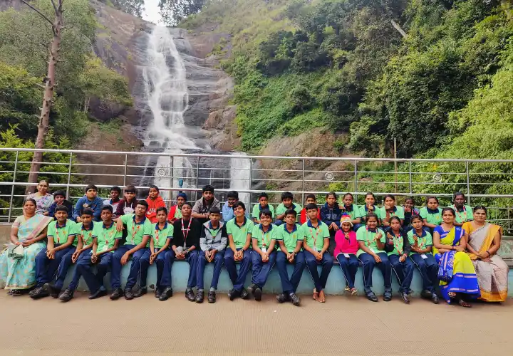 Students on educational field trip from Radiance Public School Dindigul